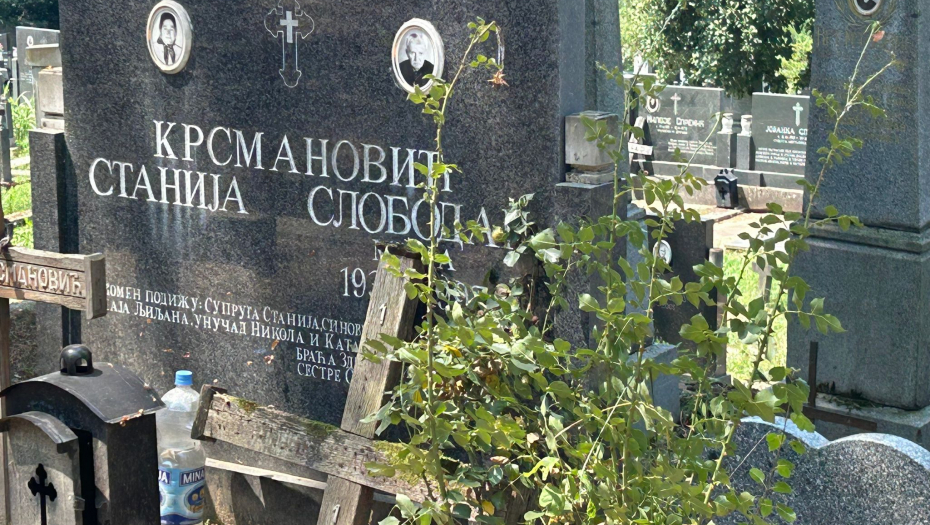 "ŽIVEO JE ZA SVOJU ZEMLJU I SRPSKI NAROD"  Rođaka se pesmom oprostila od Nikole (FOTO)