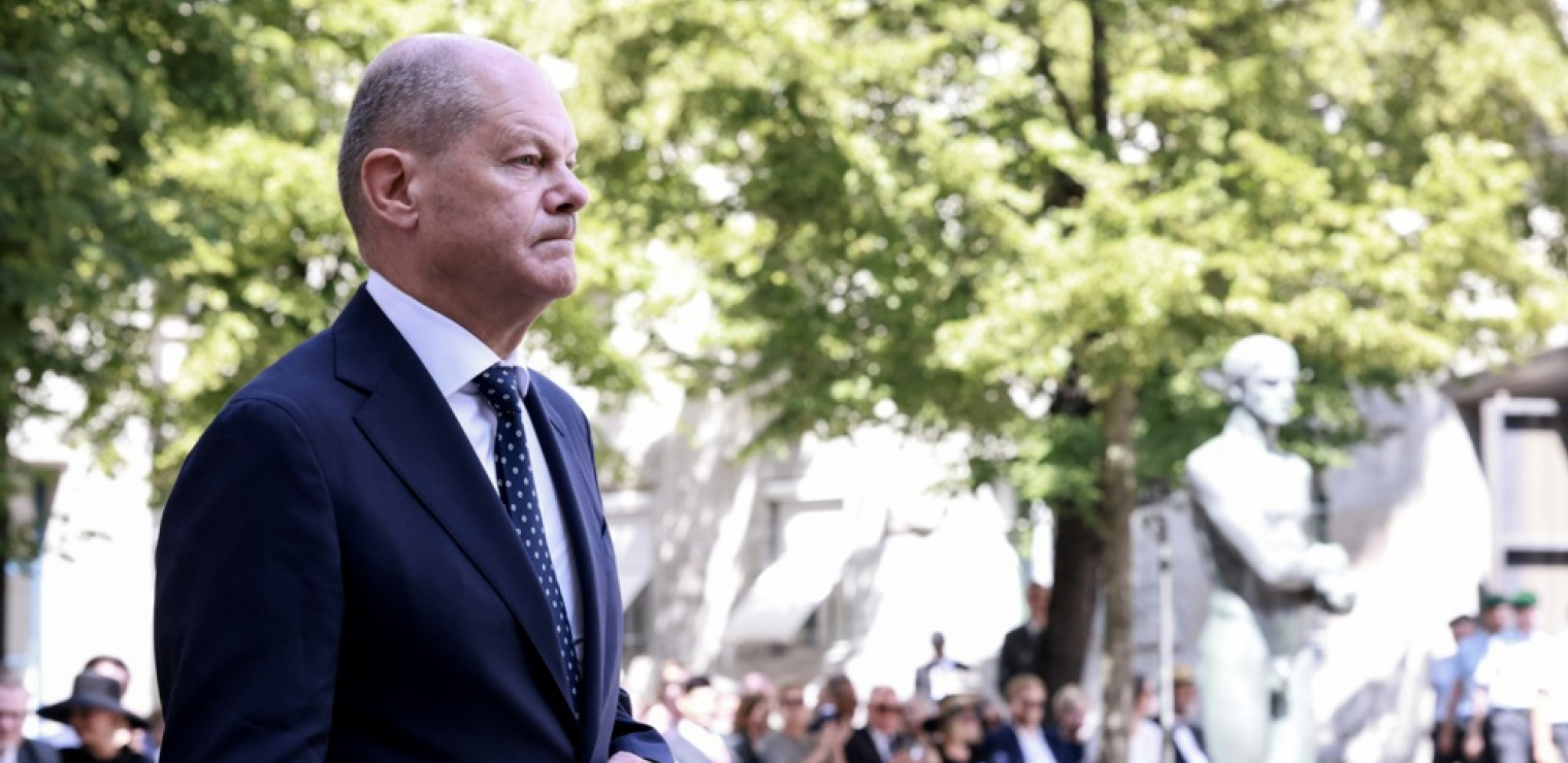 NAJSNAŽNIJI "OSLONAC" DO BANKROTA Šolc najavio da će Nemci uvući Ukrajince u novi kredit od 50 milijardi evra