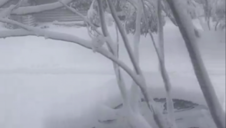 LJUDI, ŠTA SE OVO DEŠAVA?  U Australiji počeo da pada sneg! (FOTO)