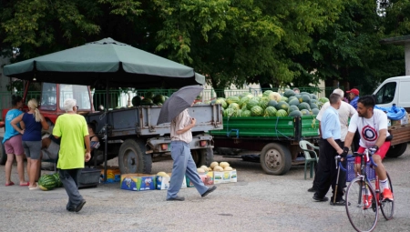 SELO LUBENICA JOŠ OD KNEZA MILOŠA OBRENOVIĆA! Iako u koritu reke Jezave nema vode, obale su pravi raj za bostan!