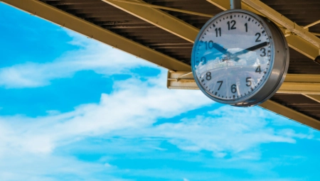 ŠOKANTNI UTICAJ KLIMATSKIH PROMENA Dani se produžavaju, zemlja usporava rotaciju