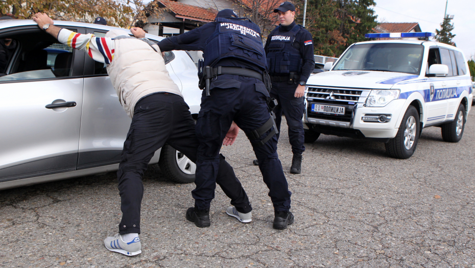 UHAPŠEN HULIGAN U SMEDEREVU! Udarcem slomio dečku nogu!