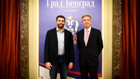 ŠAPIĆ PRIMIO AMBASADORA VELIKE BRITANIJE Domaćin i gost podsetili na tradicionalno prijateljstvo dve zemlje (FOTO)