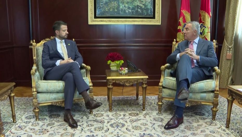 PES: Kad nije uspeo na državnom, Milatović odlučio da na lokalnom nivou sa DPS-om sruši vlast u Podgorici