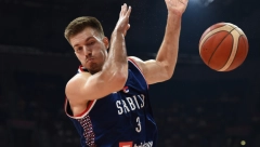 "NIKAKVIH RAZGOVORA NIJE BILO" Razbesneo se menadžer Petruševa: Ko je izvor?