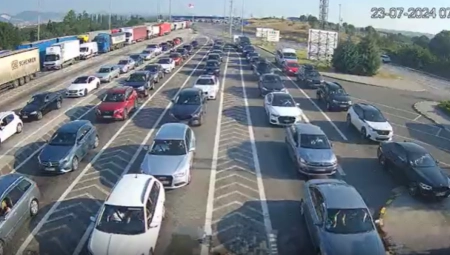 AKO DANAS PUTUJETE, NAORUŽAJTE SE STRPLJENJEM Na ovom graničnom prelazu čeka se i do 2 sata