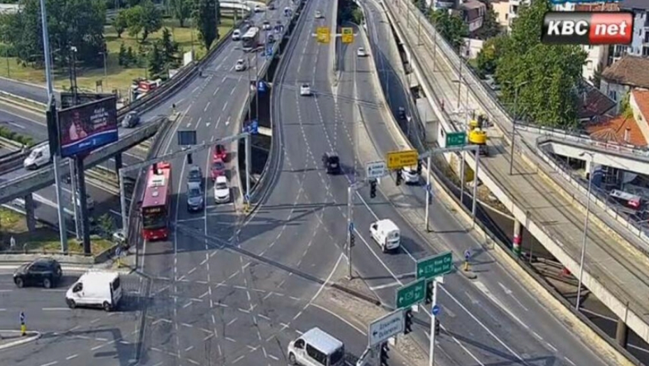 BEZ GUŽVE OVOG JUTRA: Mostovi prohodni, veći broj vozila samo u ovom delu grada (FOTO)