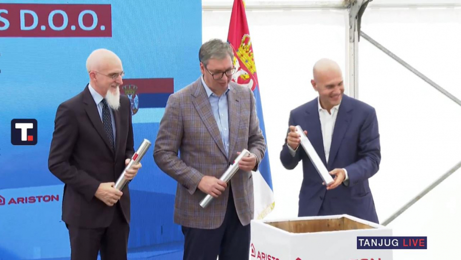 DANAS U NIŠU RADI 22 HILJADE LJUDI VIŠE NEGO PRE 10 GODINA Predsednik Vučić položio kamen temeljac za fabriku "Ariston"