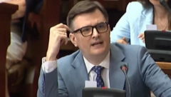 KOKANOVIĆ OVOM STRUČNJAKU ZA CRVENE FENJERE POKLONIO 5 ARI ZEMLJE DA LUDUJE PO SKUPŠTINI Jovanov otkrio Ćutinu najstrože čuvanu tajnu