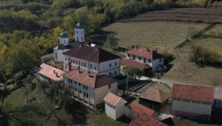 GROM IZAZVAO POŽAR U MANASTIRU VAVEDENJE KOD ČAČKA! Sestre mole za pomoć