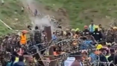 PAO AVION SA 19 LJUDI Gase požar, vade se tela mrtvih! (VIDEO)