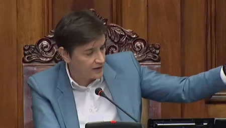 BURNO NA SEDNICI PARLAMENTA: Ana Brnabić održala lekciju Aleksiću