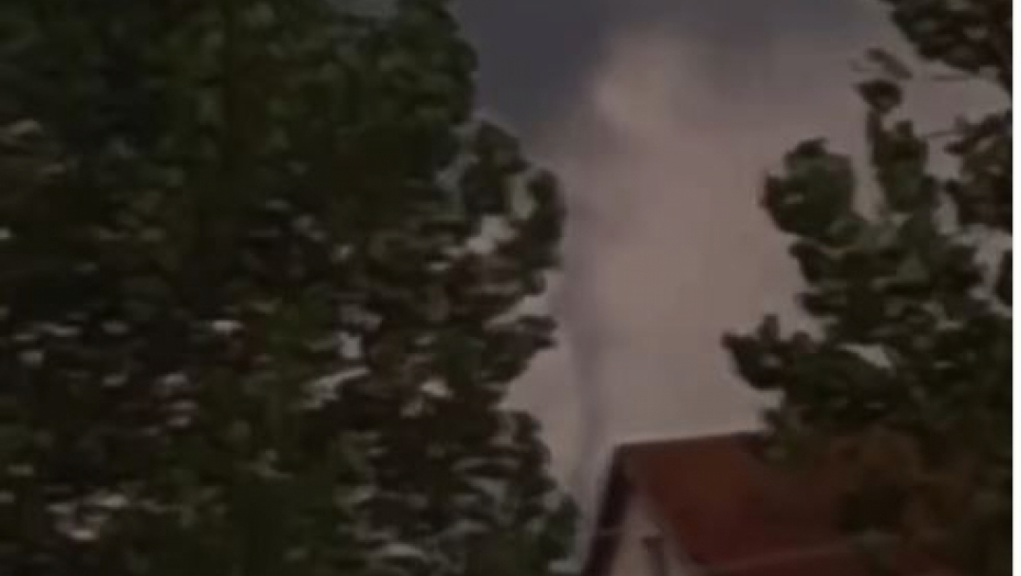 APOKALIPTIČNI PRIZOR IZNAD SRBIJE TOKOM NEVREMENA: Džinovska pijavica kod Požege (VIDEO)