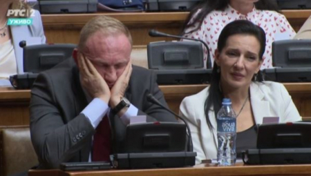 ĐILAS POCRVENEO OD STIDA U SKUPŠTINI: Bulatović tražio od njega da mu prizna da li je tukao psa!