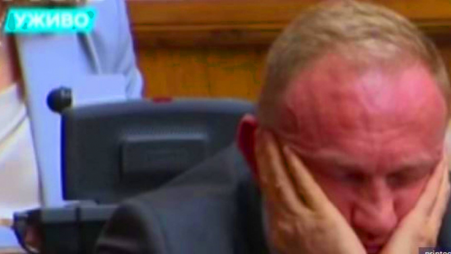 ĐILAS SE POKRIO UŠIMA NA DANAŠNJOJ SEDNICI SKUŠTINE! Crveneo od srama zbog sopstvenog ponašanja i laži (VIDEO)