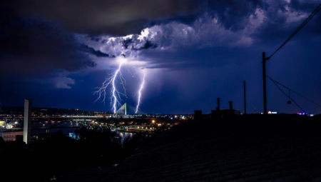 JAKA KOŠAVA PRETI OVIM DELOVIMA SRBIJE! Sa sobom donosi strašnu oluju - oglasio se RHMZ, zabrinjavajuće!