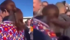 KRALJ JE VARA SA STARLETOM, A SAD JE PRED KAMERAMA "POKUPIO" SKUTER  Jeziv snimak kraljičine nezgode obišao planetu