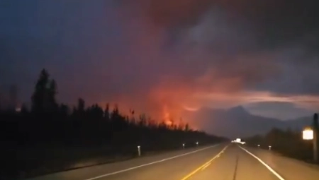 ALARMANTNA SITUCIJA NA STAROJ PLANINI Borba sa požarom na Vidliču se nastavlja, najteže u selima Krupac, Smilovci i Basara