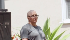 DA LI JE PREPOZNAJETE? Nekada je bila zanosna plavuša za kojom su ludeli muškarci, životne tragedije su na njoj ostavile posledice