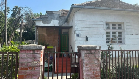 VESNA KOJA JE ZADAVILA MAJKU KESOM NIJE NJENA BIOLOŠKA ĆERKA! Detalji stravičnog ubistva i samoubistva na Voždovcu lede krv u žilama