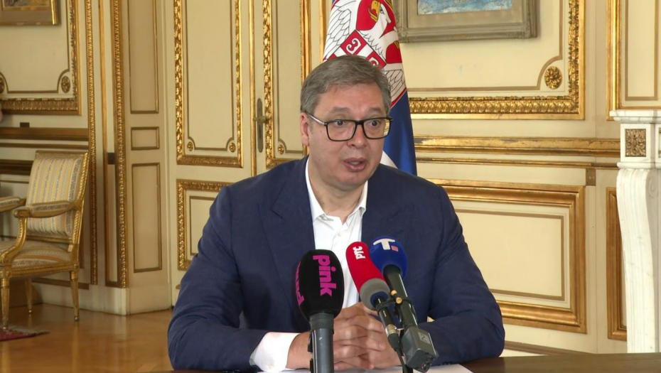 BIĆE NOVIH POVEĆANJA PLATA Vučić se obratio iz Pariza: Za njih ćemo posebno gledati da podignemo primanja