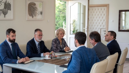 DOSADAŠNJA REALIZACIJA PROJEKTA TEČE VEOMA USPEŠNO Ministar Ristić se sastao sa stalnim predstavnikom UNDP u Srbiji