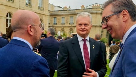 VERUJEM U SRBIJU! Vučić se upravo oglasio iz Pariza i poručio samo jedno (FOTO)