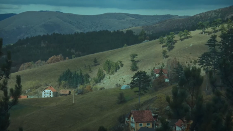 CRKVA ŽIVI IAKO SE SELA GASE: Obnovljena crkva Jablanica okuplja vernike (VIDEO)