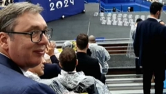 "ČEKAJUĆI NAŠE" Predsednik Vučić iz Pariza objavio sliku sa otvaranja OI (FOTO)