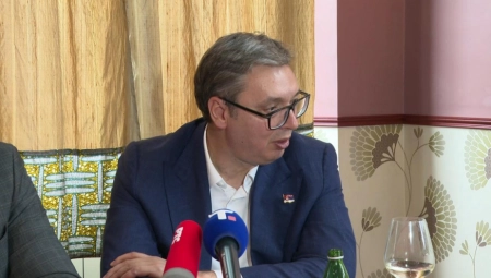 "PONOŠ UNIŠTAVAO TENKOVE I DOVEO RIO TINTO U SRBIJU, A JA DA PLAĆAM ODŠTETU? Aleksandar Vučić zakucao novinare opozicije!