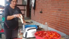 KAKO PRIPREMITI DOMAĆI MLEVENI PARADAJZ ZA ZIMNICU Jednostavan recept - Bez kuvanja i do 2 godine svežine