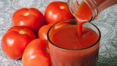 DOBAR ZA ZDRAVLJE SRCA, JAČANJE MIŠIĆA, SADRŽI VITAMIN C, KALIJUM... Evo zašto je kuvani paradajz zdraviji od svežeg?
