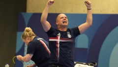 NESTVARNA PRIČA MIKECA Streljaštvo počeo tokom bombardovanja, karate, plivanje i veslanje izgradilo karakter za 78 medalja