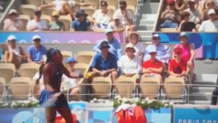 TENISKA SENZACIJA U PARIZU Ispala druga na svetu, posle greške sudije ostala u suzama (VIDEO)