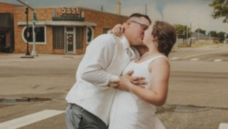 OBIČNO SLIKANJE MLADENACA SE PRETVORILO U HOROR Umesto da se sklone, odlučili da iskoriste trenutak! (FOTO)