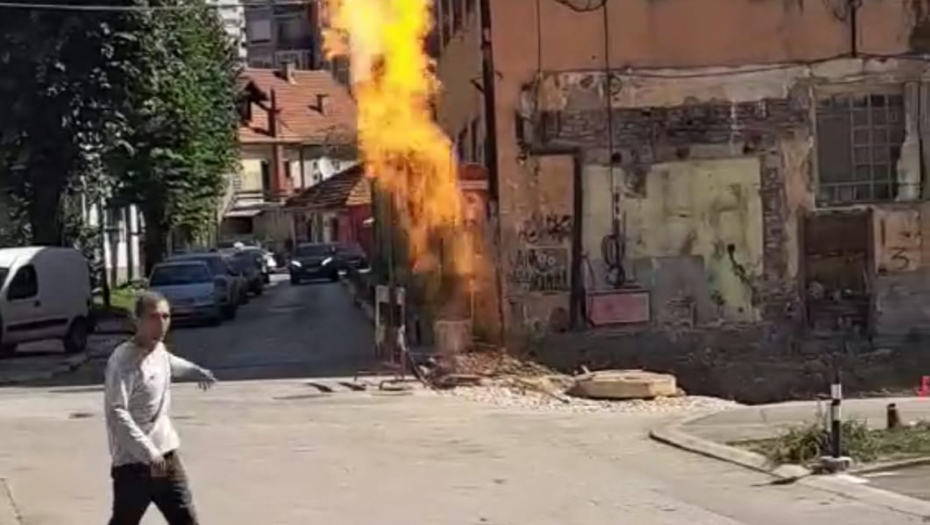 ZAPALIO SE GAS NASRED ULICE Stravičan požar u centru Užica (FOTO+VIDEO)