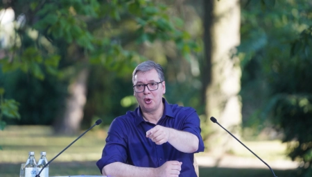 VUČIĆEVA PONUDA OPOZICIJI Kod vas je razgovor "ili ćete sekiru ili ćete morati da nas slušate" - evo neću, ali vam nudim REŠENJE