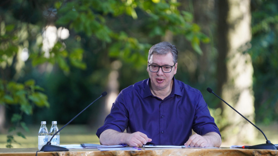 VUČIĆ SE UPRAVO OGLASIO VIDEO PORUKOM "I da vam kažem ono što ne voli niko da čuje..."