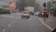 U JEDNOM DELU SRBIJE VEĆ POTOP! Pljuskovi, grmljavina i GRAD u ovim delovima Srbije u naredna 2 sata