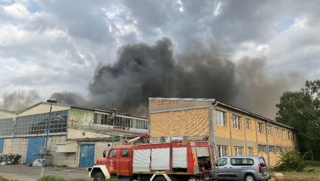 CRNI DIM PREKRIO NEBO Dramatične slike s lica mesta velikog požara u Kikindi (FOTO)