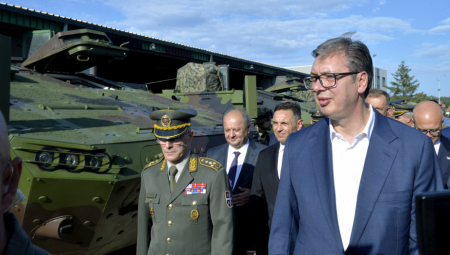 VUČIĆ OBIŠAO RENOVIRANU KASARNU U LOZNICI Nastavljamo da ozbiljno jačamo našu vojsku i snažimo našu borbenu gotovost (FOTO)