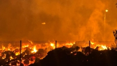 APOKALIPTIČNI PRIZORI POŽARA U NOVOM SADU Buktinja neverovatnih razmera, prizor ledi krv u žilama (FOTO/VIDEO)