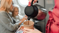 KAD OVO ČUJETE, VIŠE NEĆETE PITI KAFU U AVIONU Stjuart ispričao kako je kuvaju, život će vam se ogaditi!