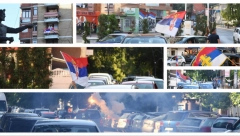 SRBI SA KOSMETA NA NOGAMA! VIORE SE TROBOJKE, PALE SE BAKLJE, DIŽU SE TRI PRSTA... Narod slavi istorijski uspeh Novaka Đokovića (FOTO/VIDEO)