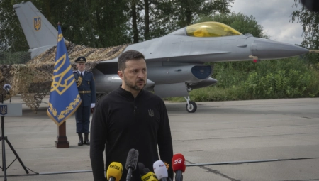 ZELENSKI ŠOKIRAO SVET VIDEO PORUKOM VEČERAS: Otpustio komandanta vazduhoplovnih snaga nakon katastrofe sa F-16!