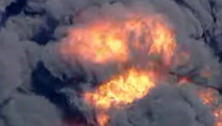 NEVIĐENI HAOS NA AUTOPUTU! Odjekuju eksplozije, izgorelo 1.500 automobila (VIDEO)