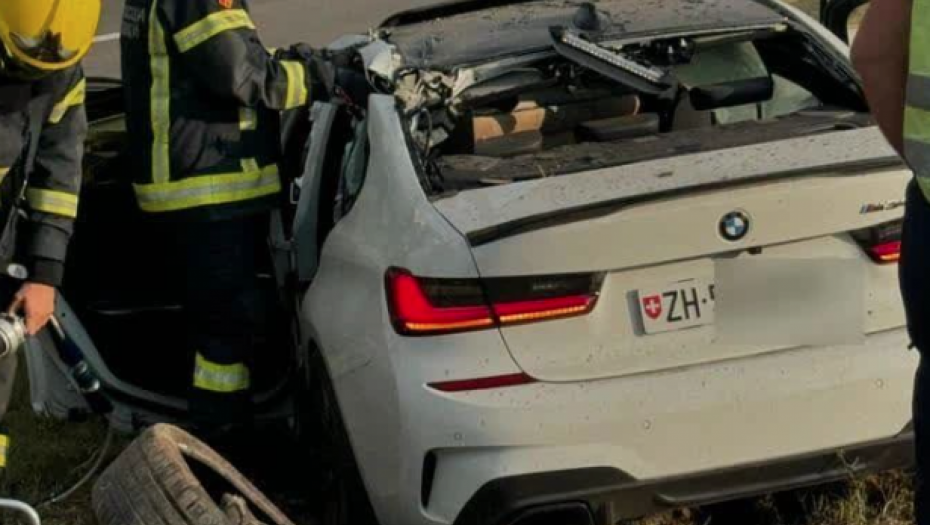 U UDESU KOD MIHAJLOVCA POGINULA JEDNA OSOBA Od BMW nije ostalo skoro ništa (FOTO)