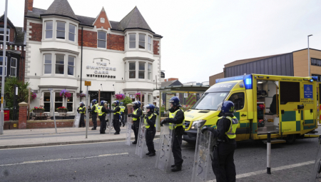 SPREMA SE BITKA ZA LONDON 6.000 policajaca dovedeno u prestonicu Britanije, demonstranti najavili veliki napad!