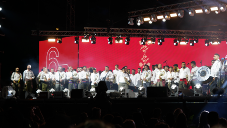 Grandiozno FINALE GUČE - Muzički velikani zapevali uglas pred PUNIM STADIONOM za zlatnog Novaka Đokovića, a evo KO je odneo pobedu na ovogodišnjem 63. Dragačevskom saboru trubača