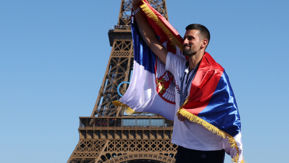 NOVAK SE FURIOZNO SPREMA ZA US OPEN Đoković se oprobao u još jednoj disciplini, pa izazvao poznatog sportistu (VIDEO)